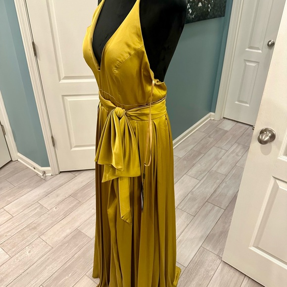 MAC DUGGAL 26531 CHARMEUSE HALTER STRAP SOFT TIE WAIST CHARTREUSE GOWN  sz 8 - Picture 13 of 17